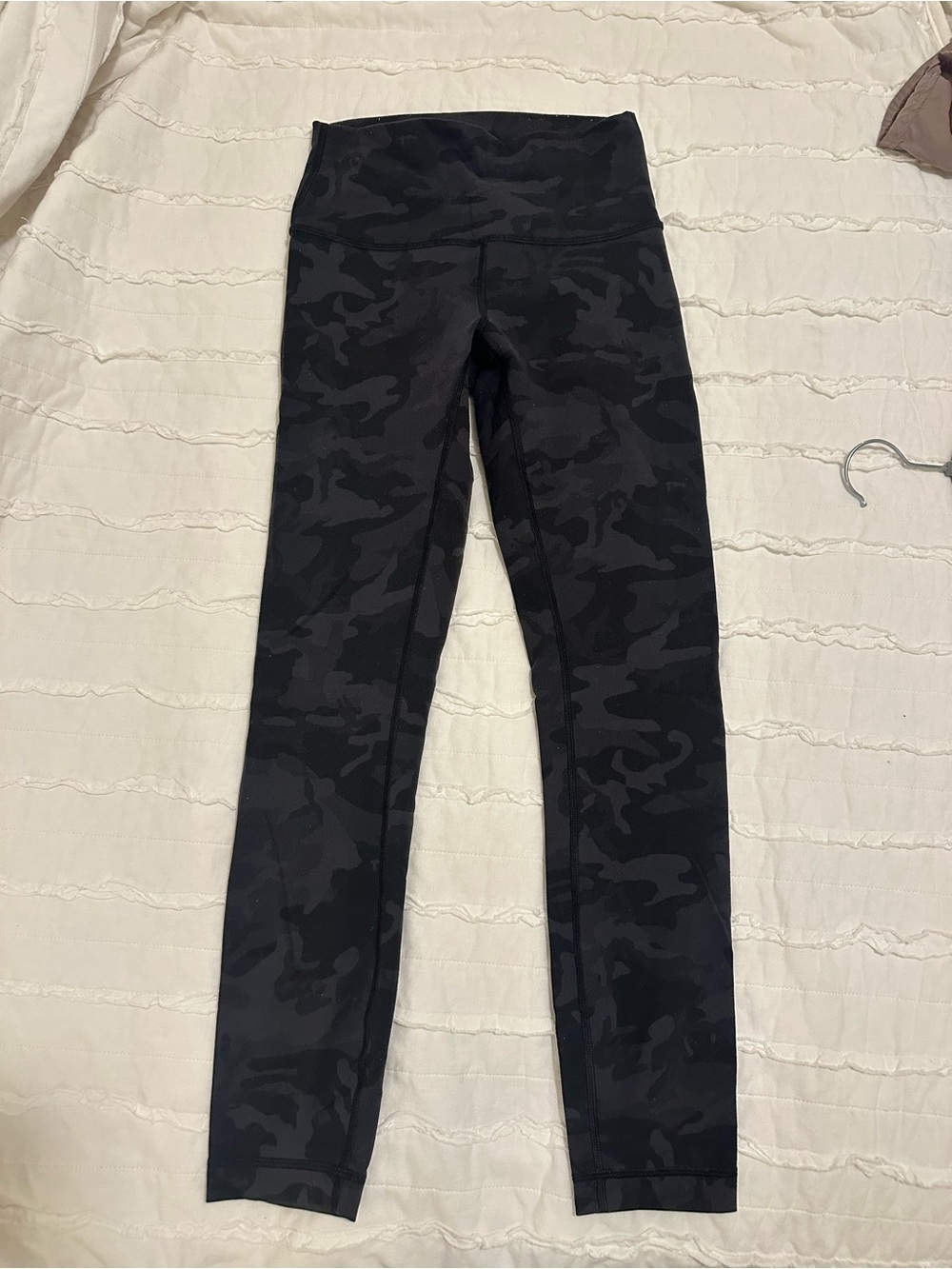 Lululemon Wunder Under Black Camo High-Rise Leggings 25” inseam size 4